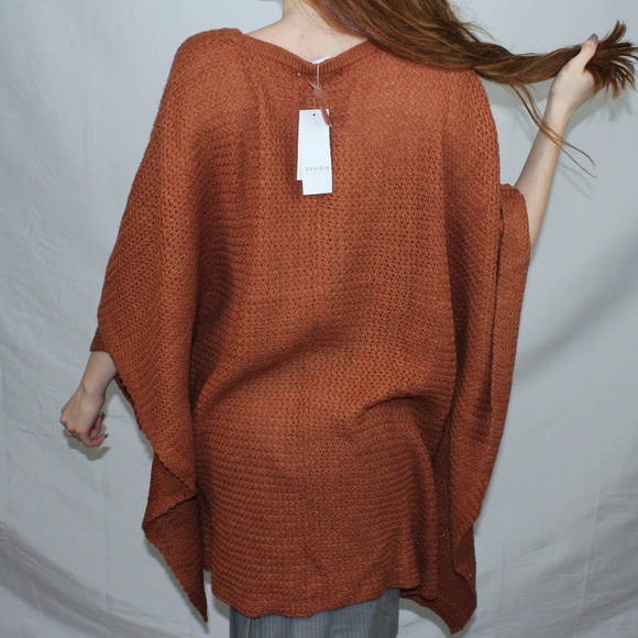 NWT Saks Design History Hi-Lo Pullover Poncho O/S - Picture 3 of 3